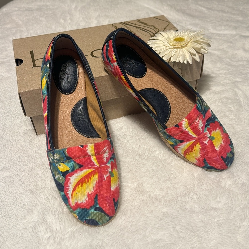 Hawaiian print B.O.C. Espadrilles NEW